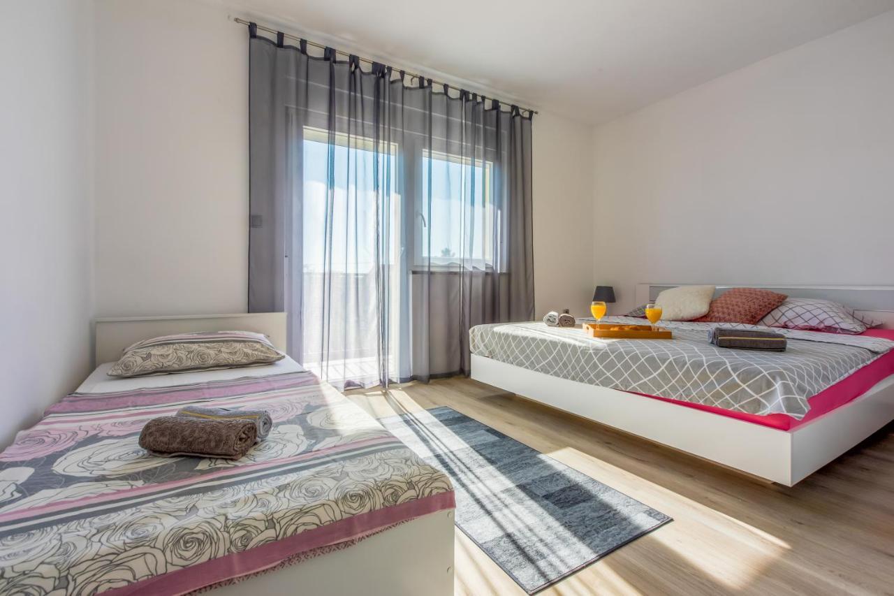 Apartments Kralj Zvonimir Jadranovo Eksteriør billede