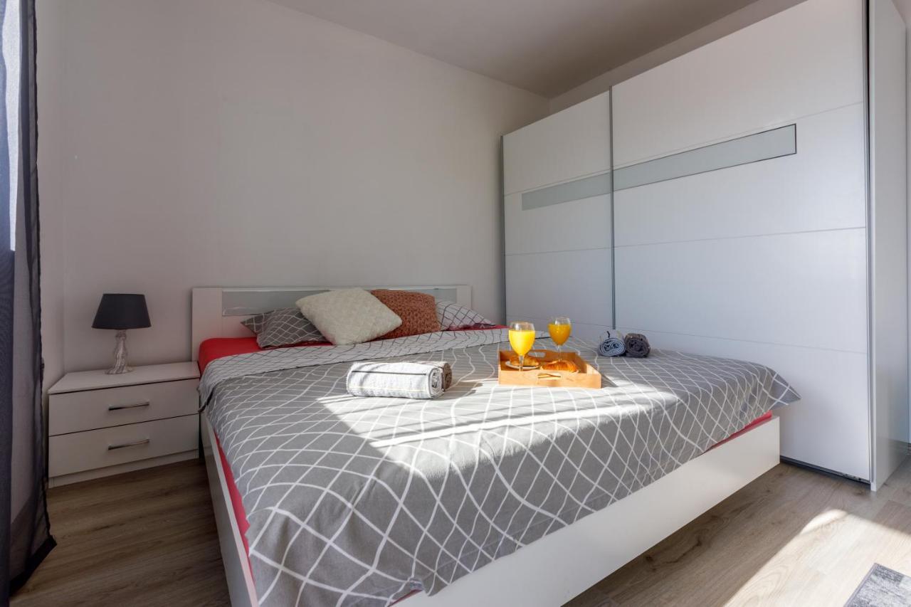 Apartments Kralj Zvonimir Jadranovo Eksteriør billede