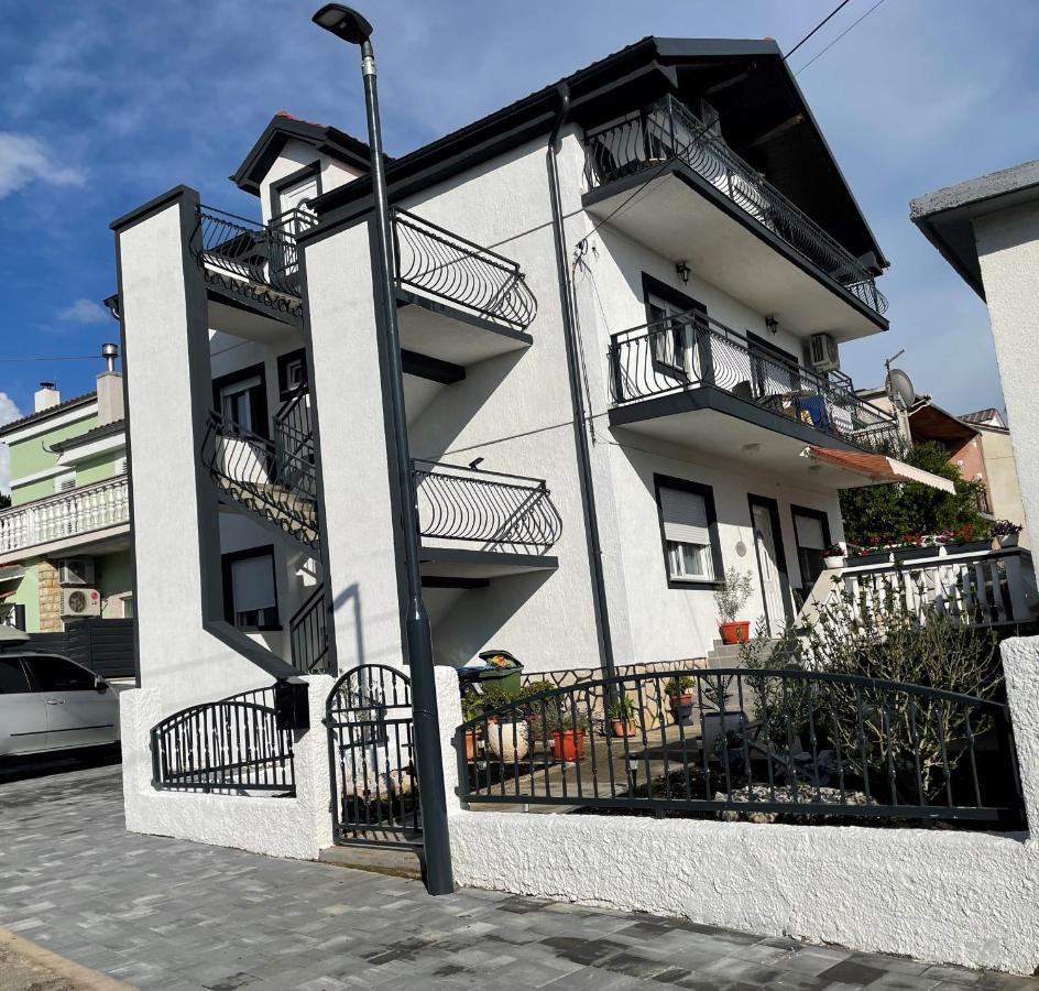 Apartments Kralj Zvonimir Jadranovo Eksteriør billede
